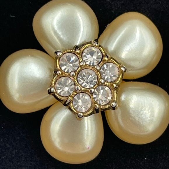 Vintage Avon Faux Pearl W/ Clear Rhinestones Daisy Stud Earrings Retro 80's Glam - Picture 7 of 8